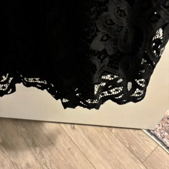 Vera Wang Formal Lace Maxi Dress - Picture 11 of 14
